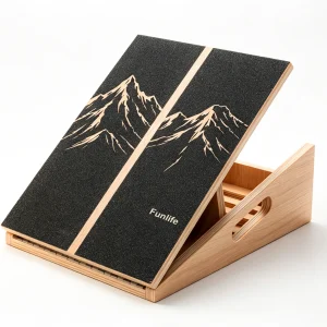 Verstellbares FunLife Dehnbrett aus Holz mit schwarzer rutschhemmender Oberfläche, Bergmotiv und seitlichem Tragegriff.