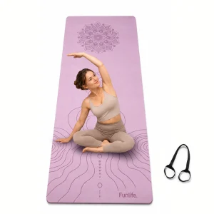 FunLife Yogamatte in Flieder, 183 × 61 cm, mit Mandala und Linienmuster, sitzender Yogapose und schwarzem Tragegurt.